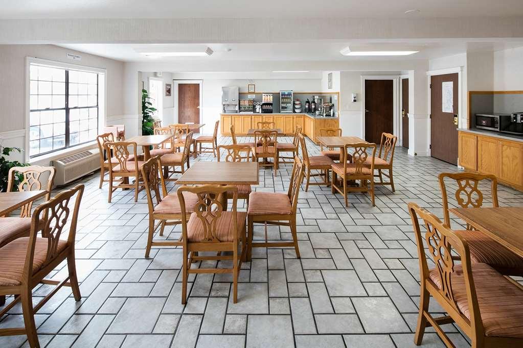 Red Lion Inn & Suites Auburn Restaurante foto