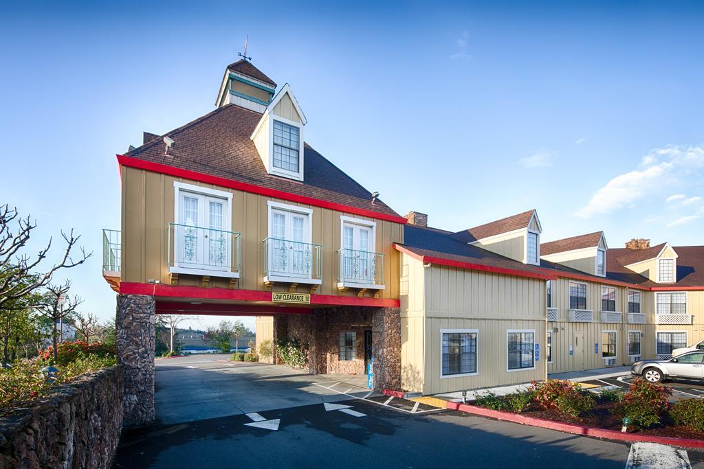 Red Lion Inn & Suites Auburn Exterior foto