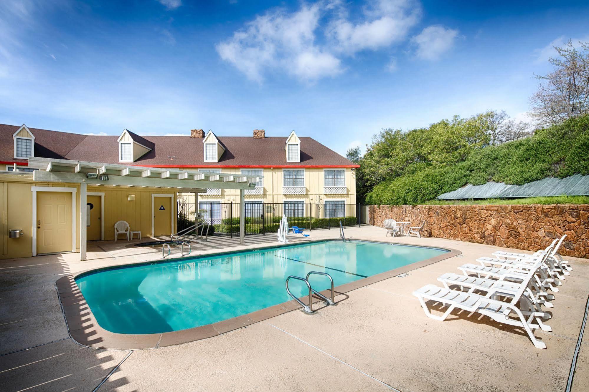 Red Lion Inn & Suites Auburn Exterior foto