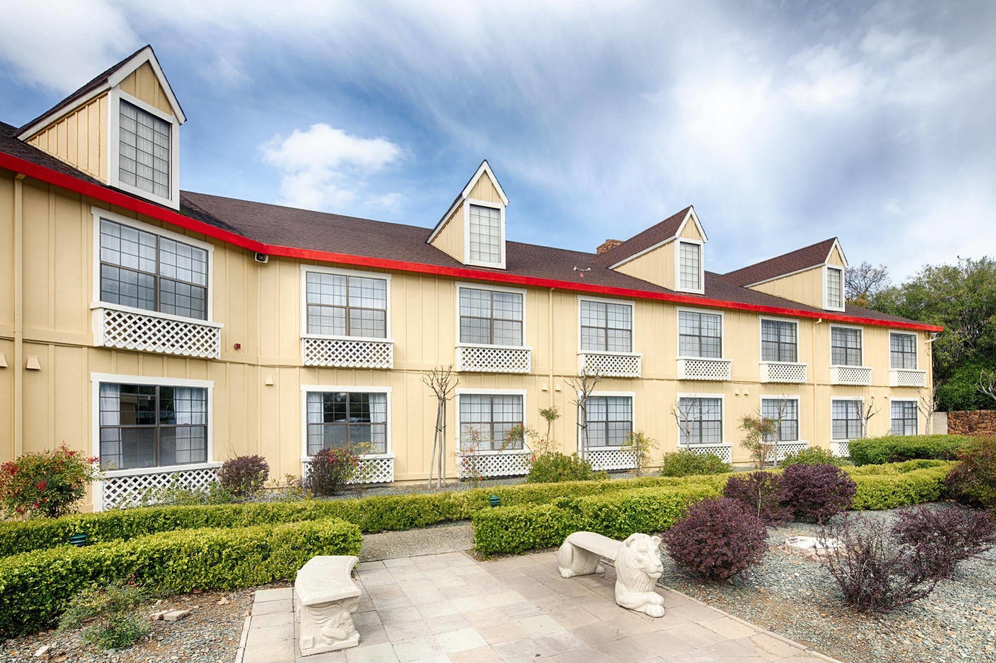 Red Lion Inn & Suites Auburn Exterior foto
